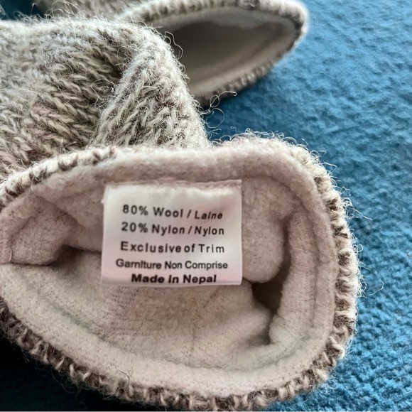 LAST CHANCE NWOT Cute Bunny Mittens - Picture 4 of 5